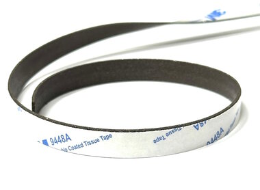 Neodymium magneetband 15 mm breed - 1,5 mm dik - rol 1,0 meter met sterke 3M klever - 400 g/cm²